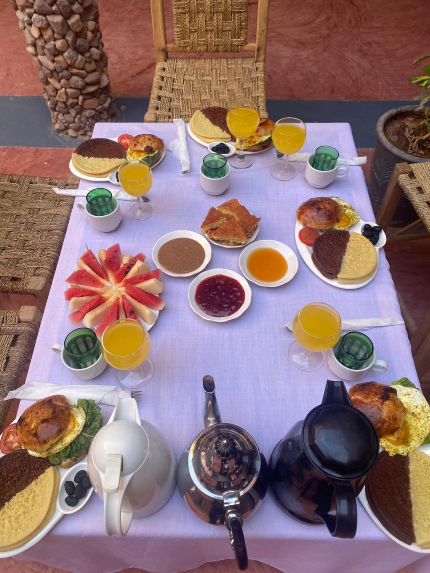 Riad Nkob Bagian luar foto