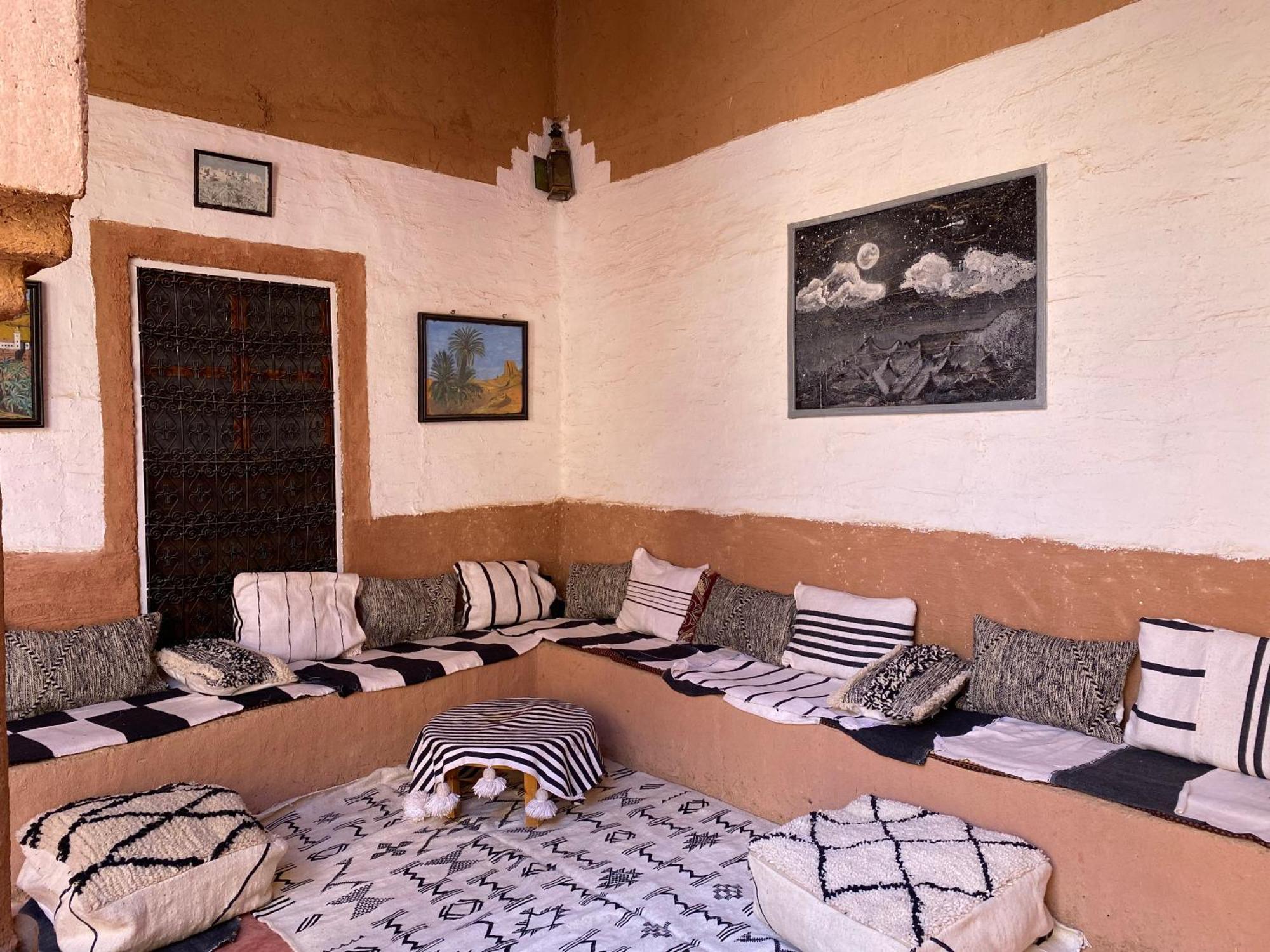 Riad Nkob Bagian luar foto